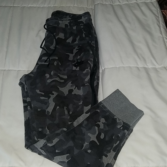 Sold - Picture 3 of 6